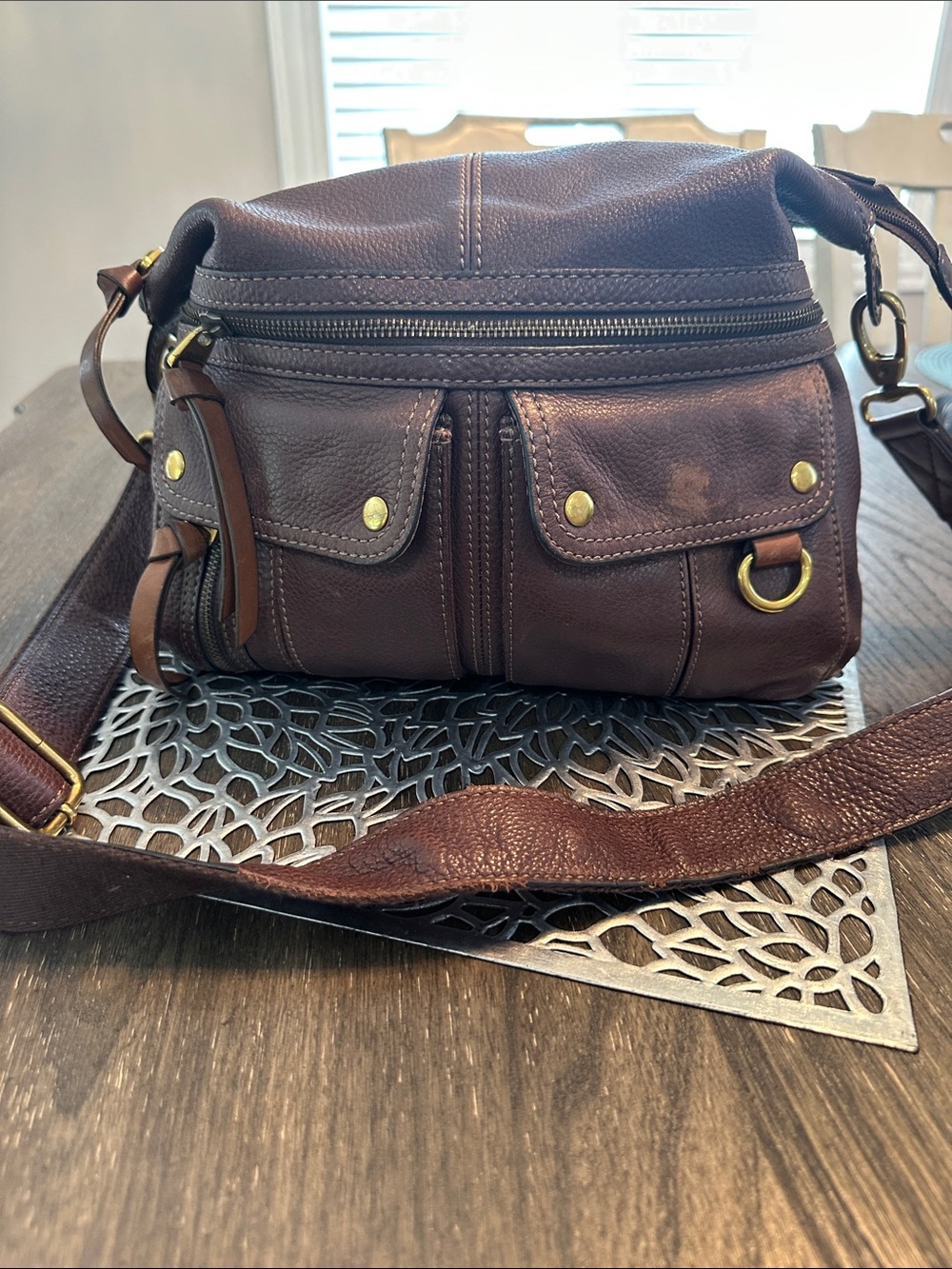 Leather Crossbody Bag in Dark Brown -